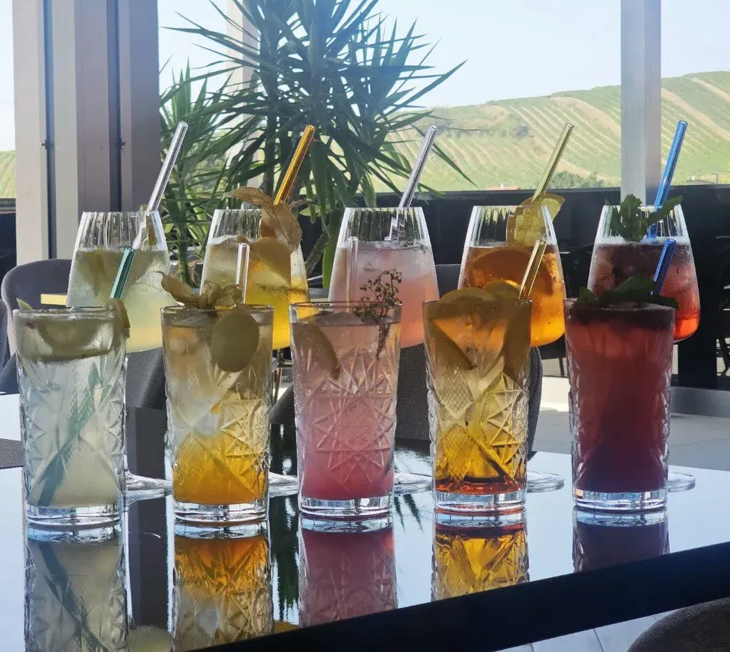 Aperitivi & hausgemachte Kombucha-Limonaden